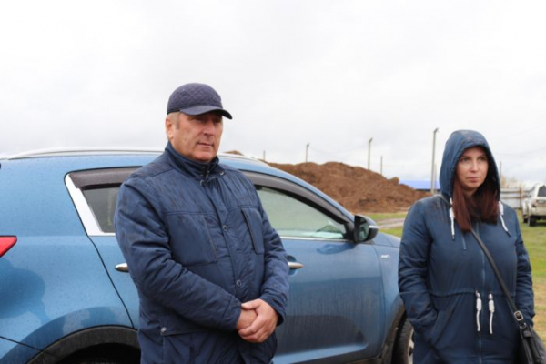  В Иркутском районе проверили ход строительства спортивных комплексов в деревне Карлук и поселке Плишкино 